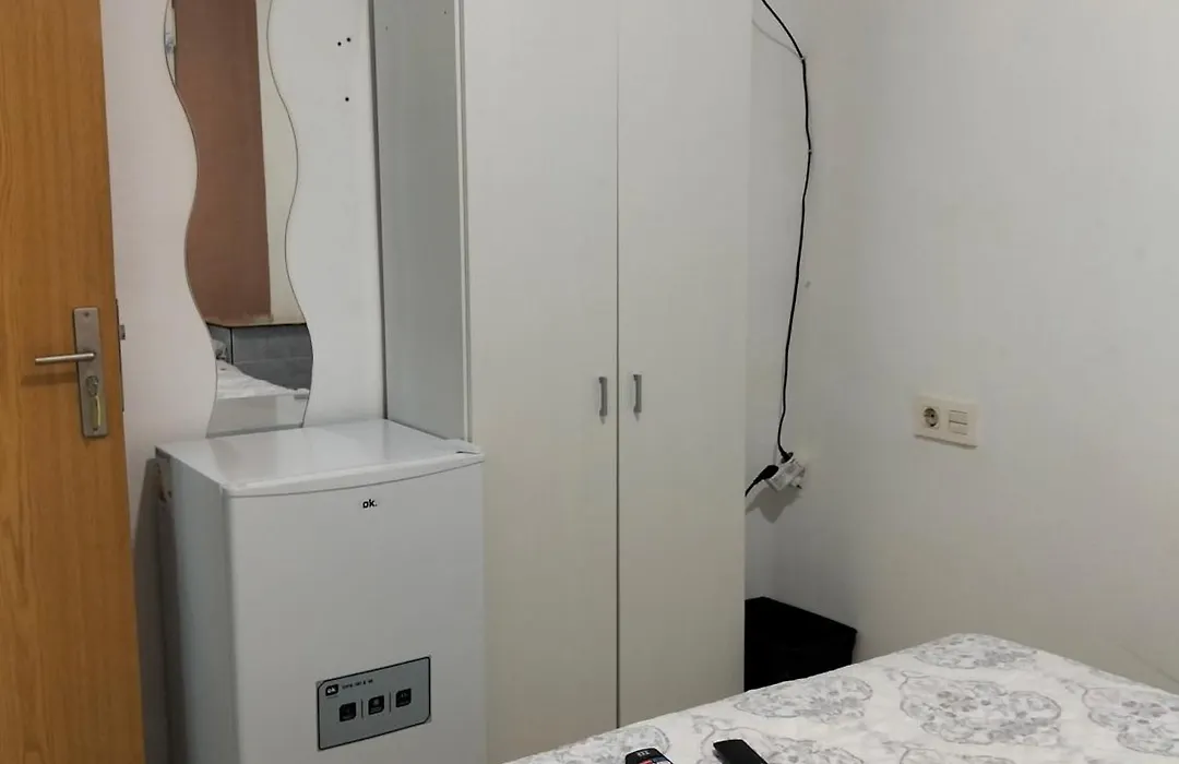 Alojamiento de habitaciones Zaidín-1